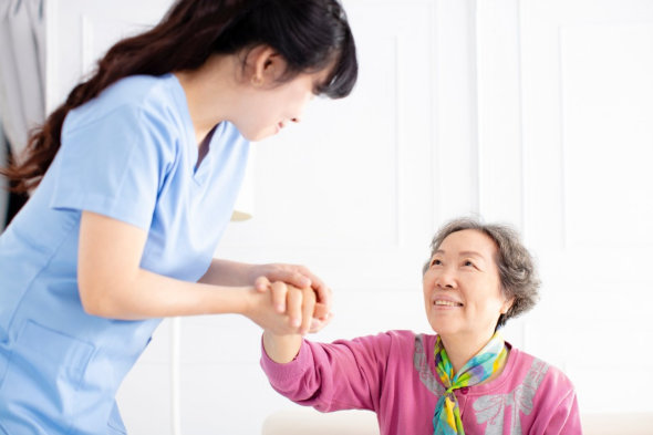 Elderly Care: Tips to Encourage Personal Hygiene in Seniors